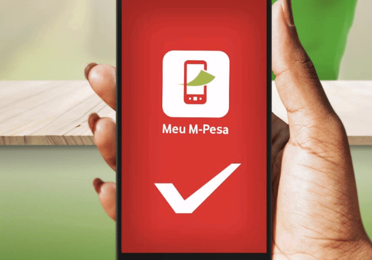 Aplicação Meu M-Pesa no telemóvel: símbolo de pagamento e transação concluída no Casino M-Pesa Moçambique